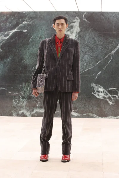 Look 9